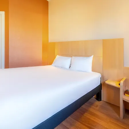 Ibis Madrid Calle Alcala Exterior photo